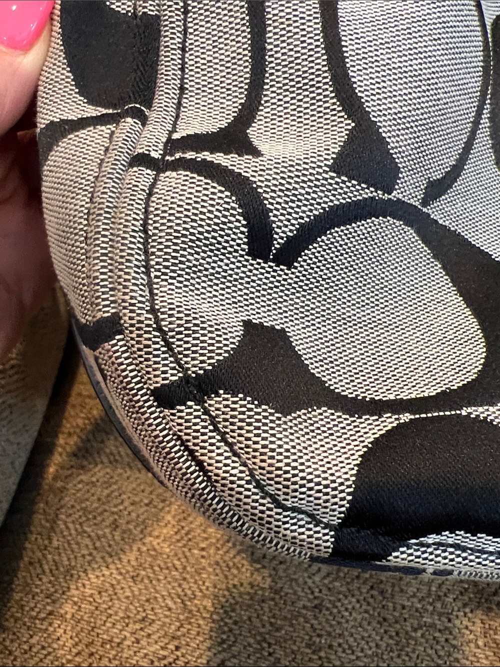 Coach Black & Grey Signature Zoe - Picture 15 of 16